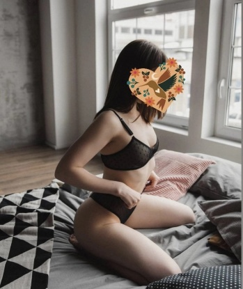💋💫
Я живу в прекрасном городе Москва, где каждый день возможно воплотить тайные фантазии в реальность. 🌃
Мои услуги охватывают широкий спектр интимных наслаждений - от расслабляющего массажа до более пикантных фантазий. Отведи меня всего лишь на час и ты окунешься в мир похоти и страсти. 🔥💦
У меня есть отличные отзывы от предыдущих клиентов, которые говорят о моем профессионализме и умении угодить каждому. 🌟✨
Не сомневайся и позвони мне, чтобы увидеть мои чарующие фото и погрузиться в наш с тобой секретный мир наслаждения и удовольствия. 💫🌹 Катя